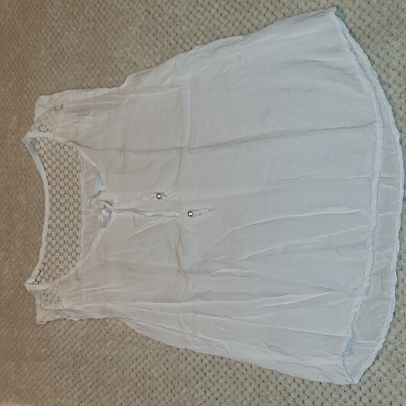 Nwot White tank top with crochet detail - Picture 1 of 3